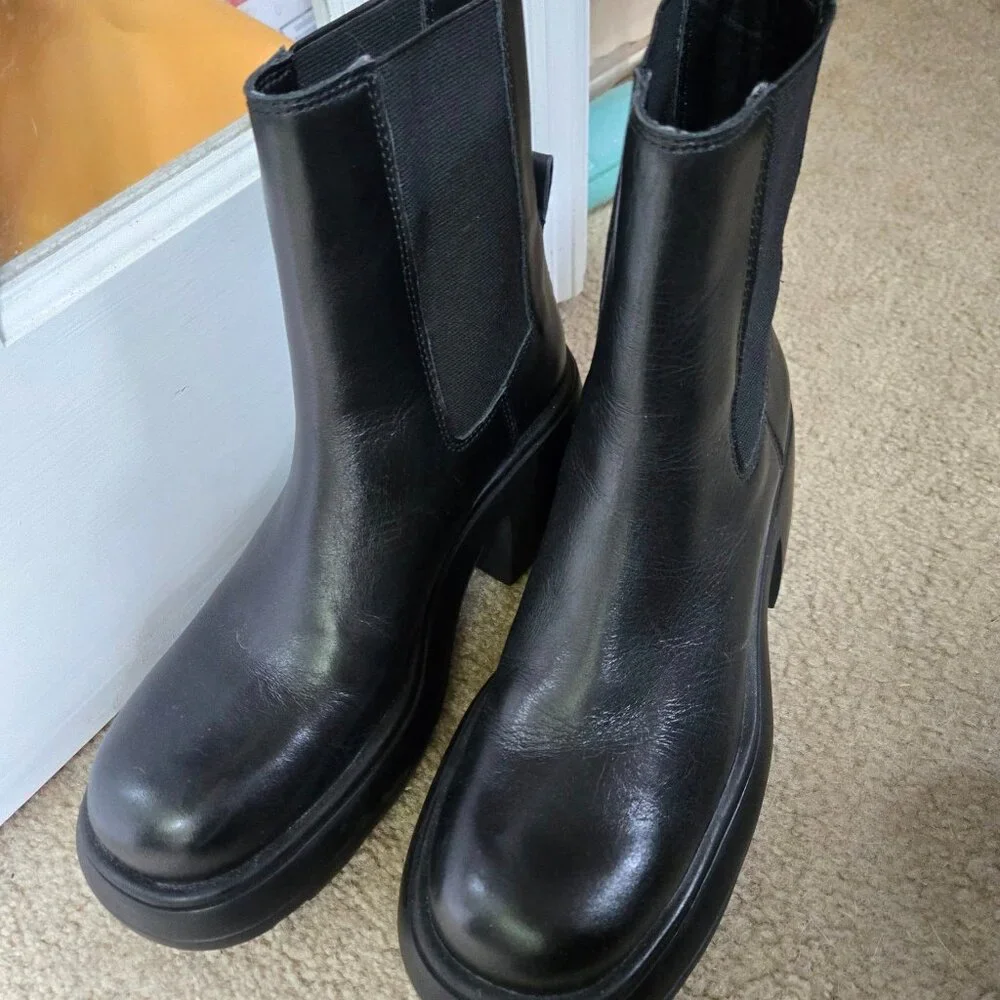Zara Black Platform Chelsea Boots